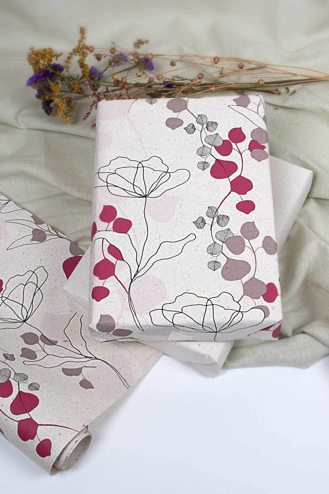 Geschenkpapier Viva Magenta Blumen